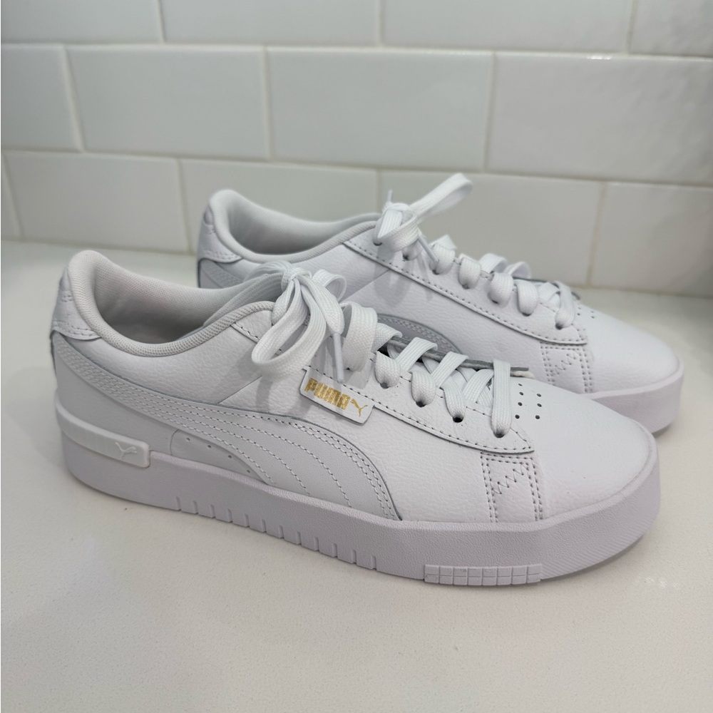 PUMA Women's White Platform Sneakers size 8